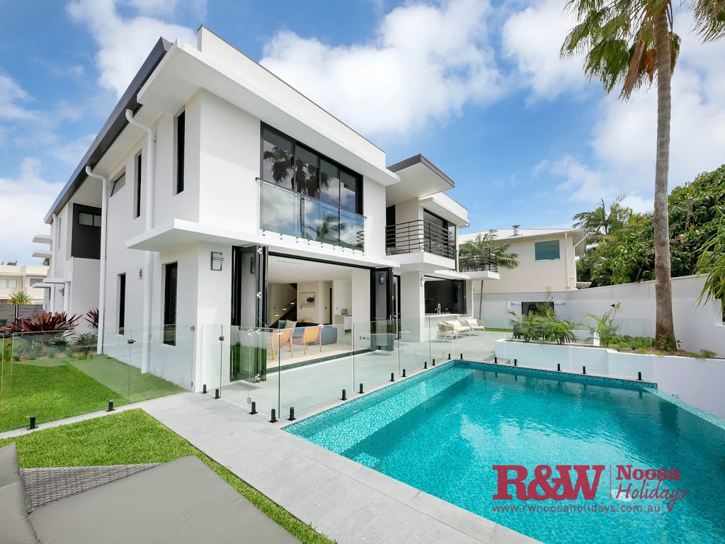 9 Ravenwood - RW Noosa Holidays | lodging | 9 Ravenwood Dr, Noosa Heads QLD 4567, Australia | 0754480966 OR +61 7 5448 0966