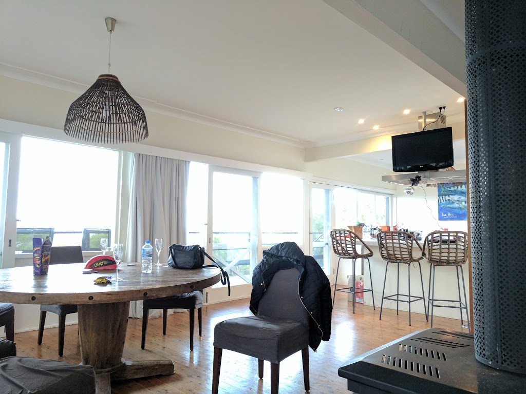 Bannisters Beach House | lodging | 220 Mitchell Parade, Mollymook Beach NSW 2539, Australia | 0244553833 OR +61 2 4455 3833