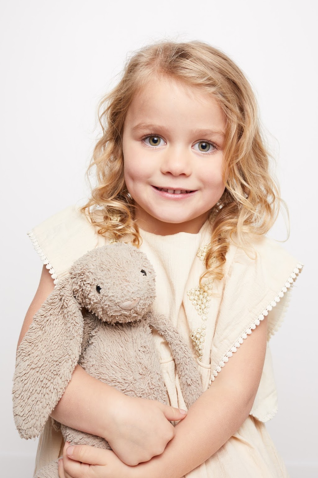 Geelong Portrait Studio | 16 Leather St, Breakwater VIC 3219, Australia | Phone: 0432 317 093