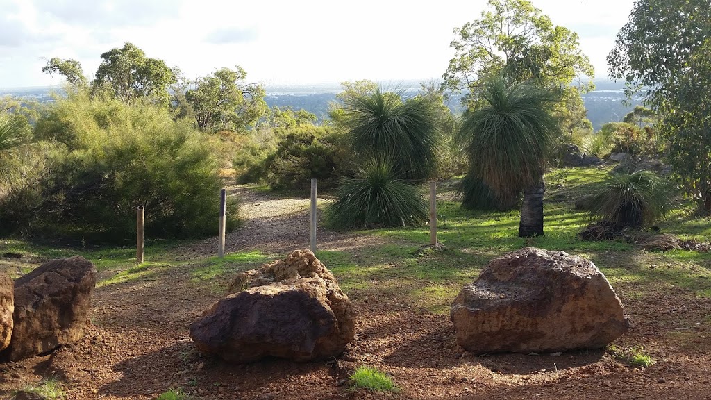 Hawkesvale Reserve | park | 85 Lambertia Cres, High Wycombe WA 6057, Australia