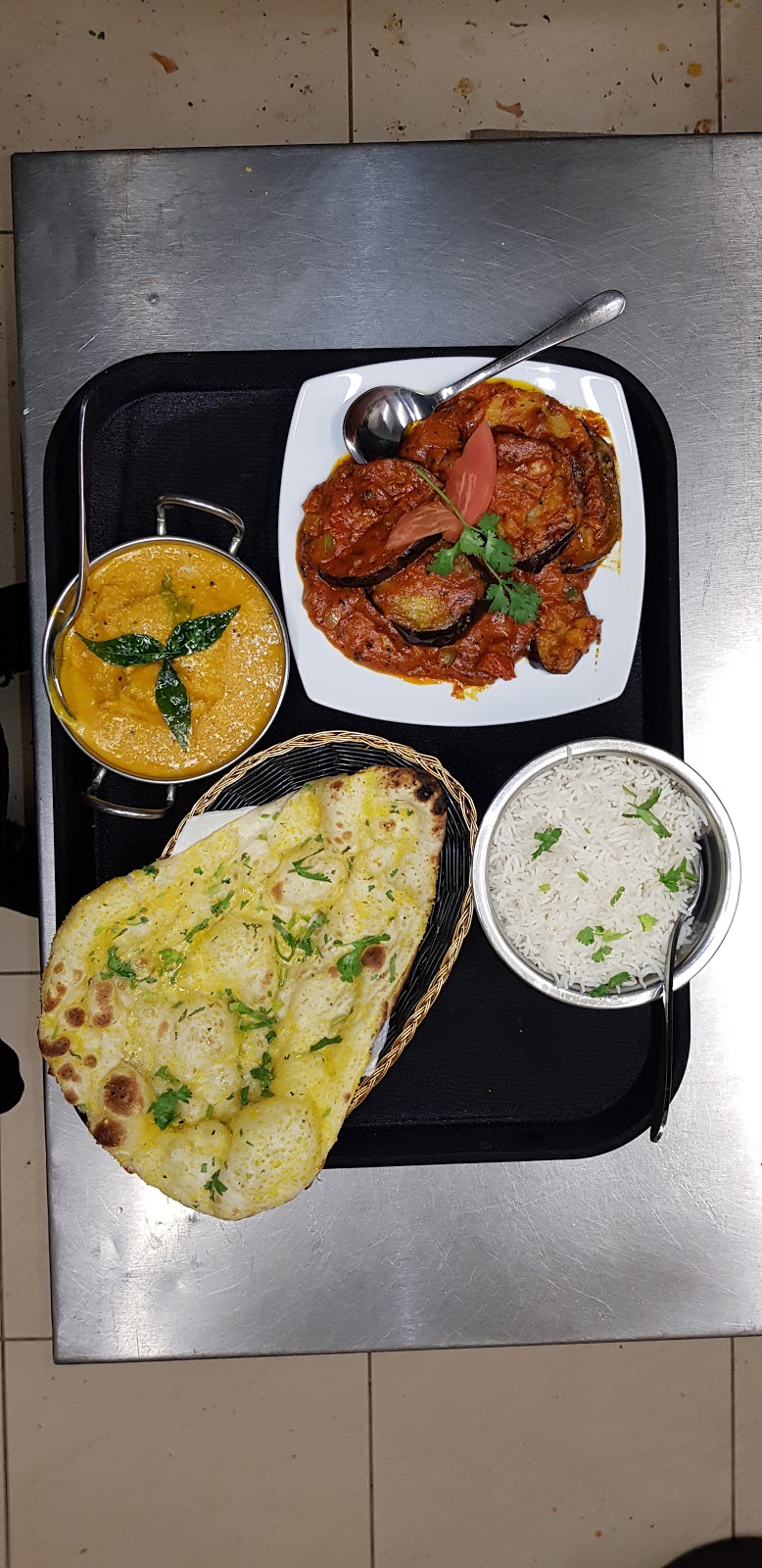 Bollywood Indian cuisine | restaurant | Shop 5/221-223 Pacific Hwy, Charmhaven NSW 2263, Australia | 0243928300 OR +61 2 4392 8300