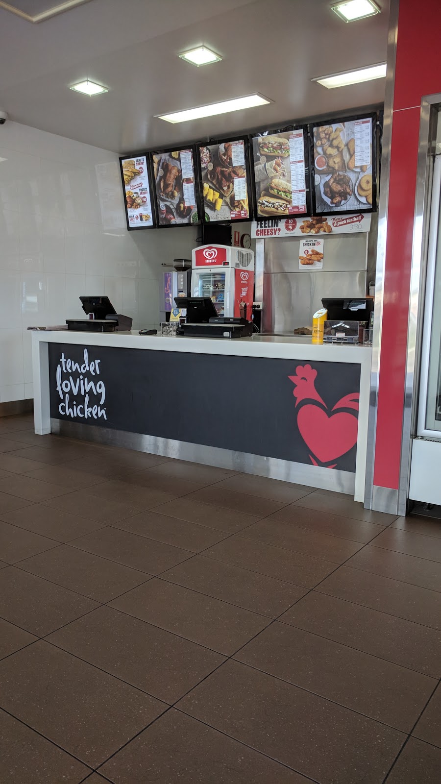 Red Rooster | restaurant | Gracemere Shopping World, P3 McLaughlin St, Gracemere QLD 4702, Australia | 0749331108 OR +61 7 4933 1108