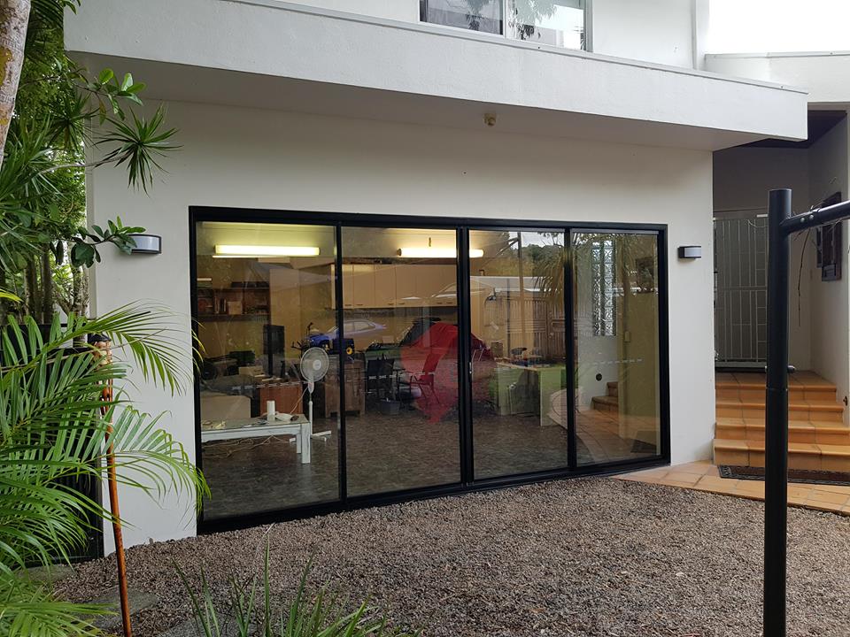 Nambour Glass | 16 Brookes St, Nambour QLD 4560, Australia | Phone: 0412 397 656