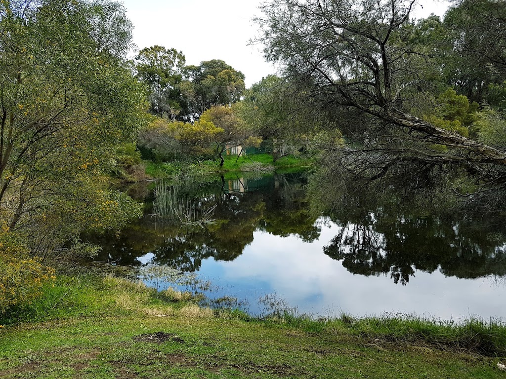 Meadow Springs Golf and Country Club | 23 Meadow Springs Dr, Meadow Springs WA 6210, Australia | Phone: (08) 9581 6360