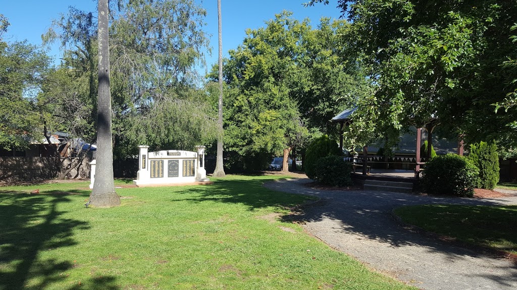 Yackandandah War Memorial Swimming Pool | William St, Yackandandah VIC 3749, Australia | Phone: (02) 6027 1646