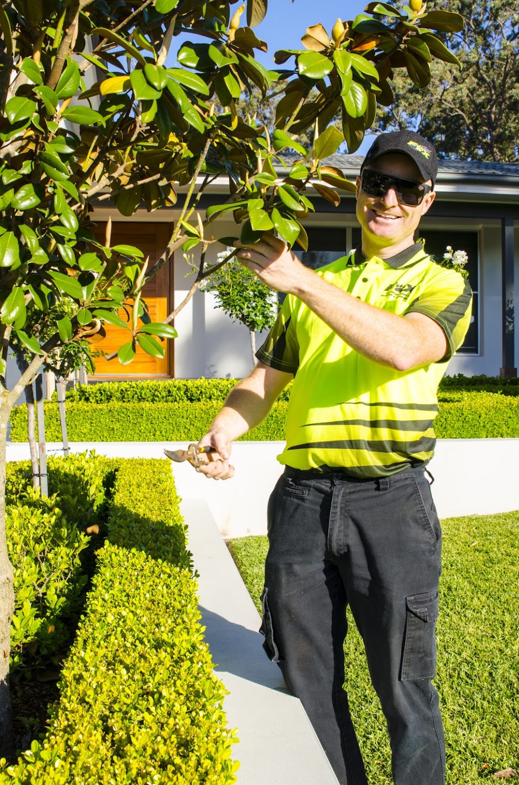 Fox Mowing & Gardening Eimeo | Lawn Mowing & Gardening Services | 13 Shepherd Rd, Eimeo QLD 4740, Australia | Phone: (07) 4848 2777