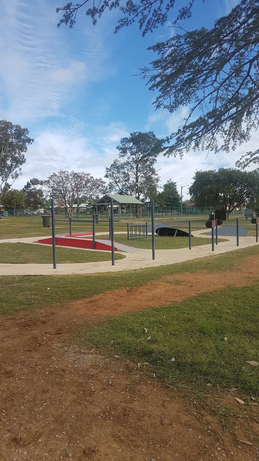 Hyman Park | park | Robert and Jean Streets, South Tamworth NSW 2340, Australia