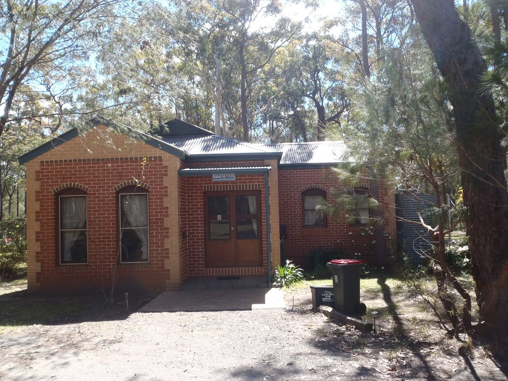 Jervis Bay Retreat | 21 Pritchard Ave, Woollamia NSW 2540, Australia | Phone: (02) 4441 6108