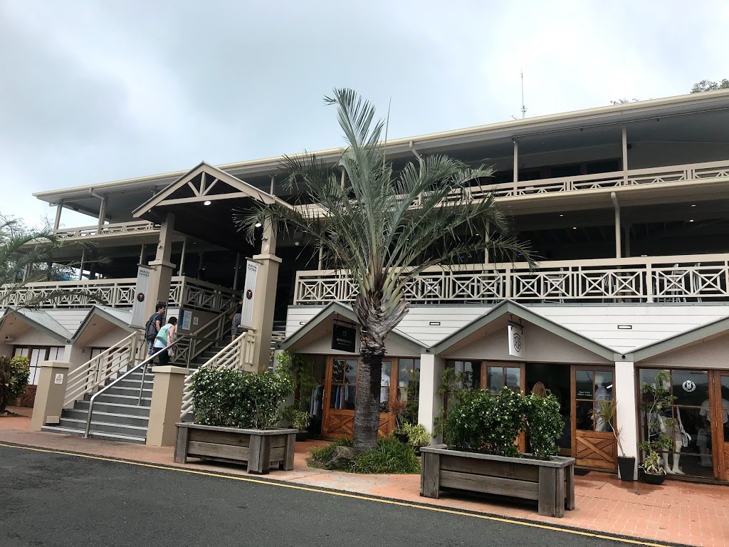 Marina Tavern | restaurant | 172 Front St, Whitsundays QLD 4803, Australia | 0749469999 OR +61 7 4946 9999
