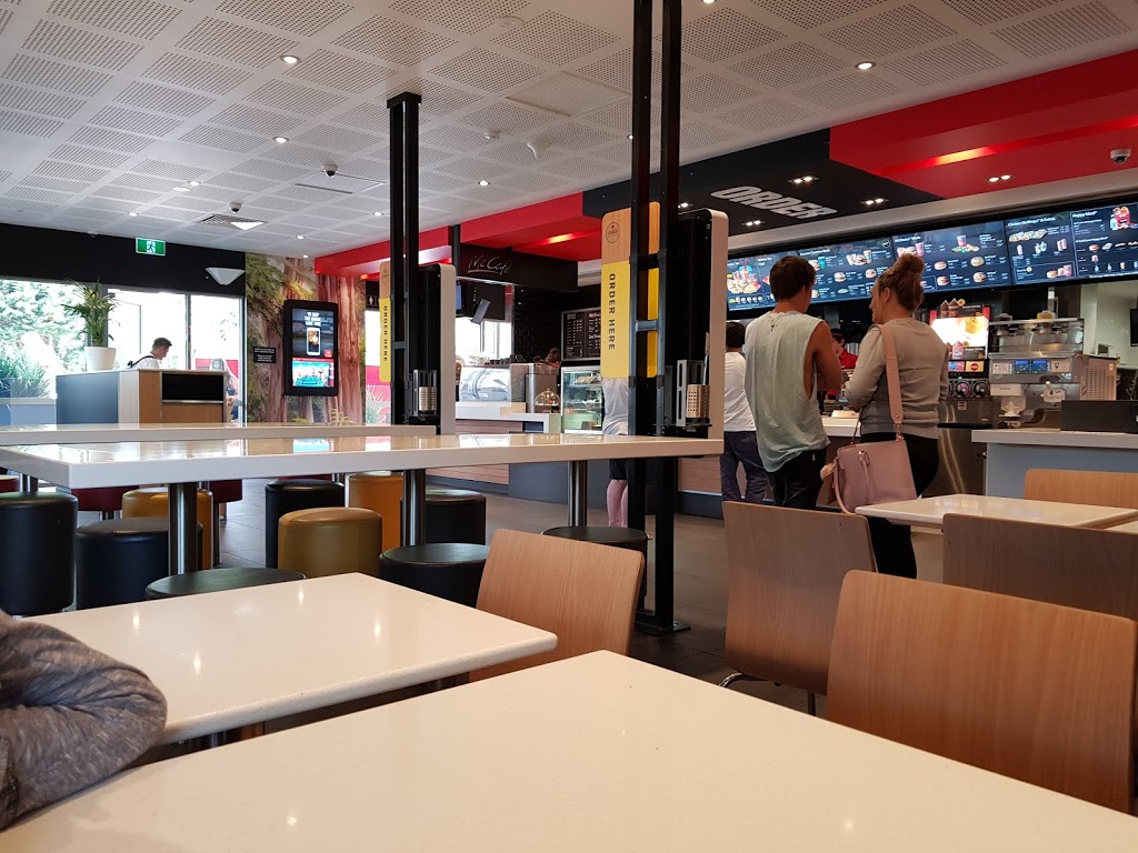 McDonalds Tecoma | cafe | 1529 Burwood Hwy, Tecoma VIC 3160, Australia | 0397525646 OR +61 3 9752 5646