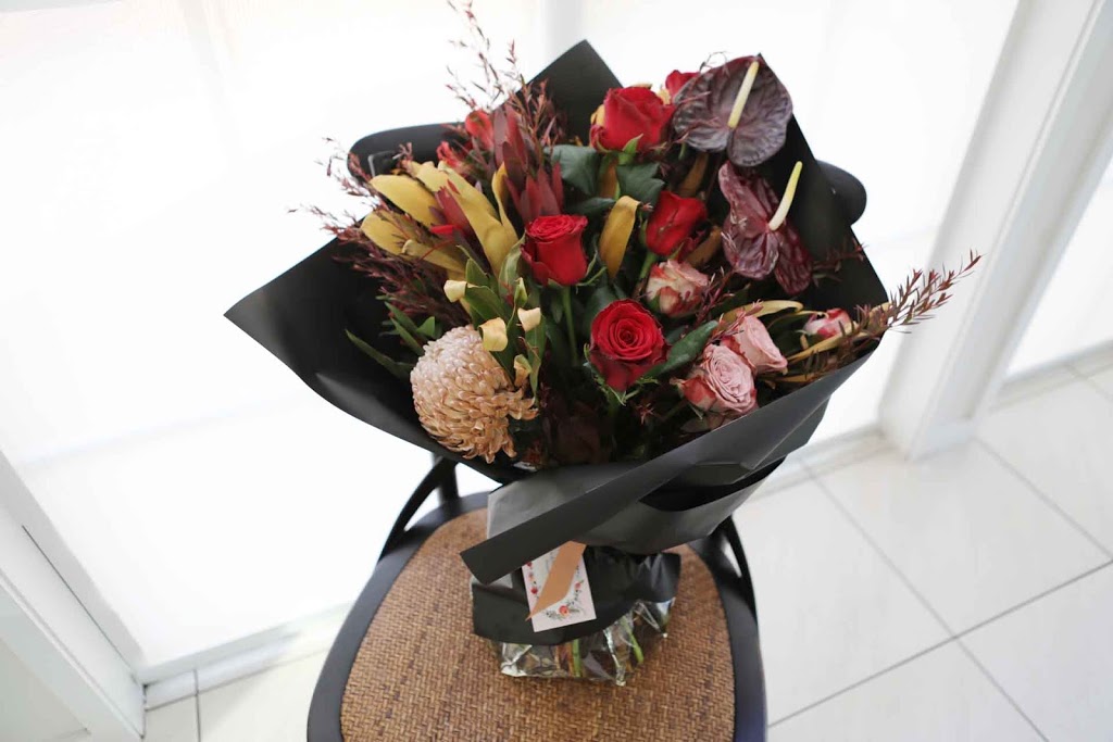 New England Flower Co | 15 Louise St, Kenmore QLD 4069, Australia | Phone: 0452 552 842