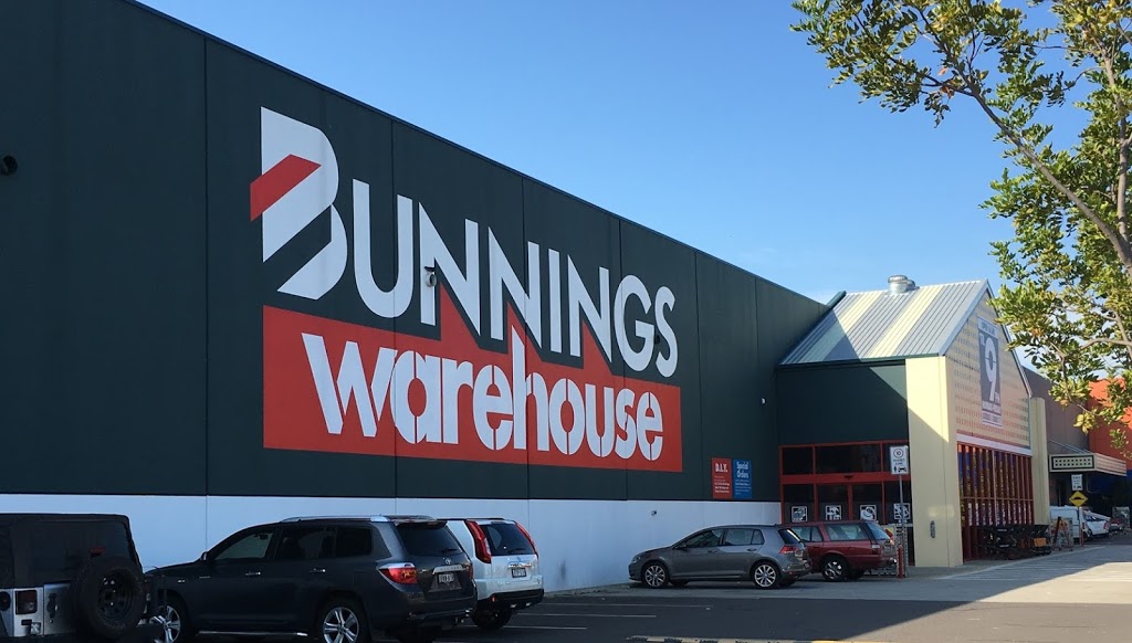 Bunnings Hoxton Park | hardware store | Corner Cowpasture Road &, Airfield Dr, Hoxton Park NSW 2171, Australia | 0287868100 OR +61 2 8786 8100