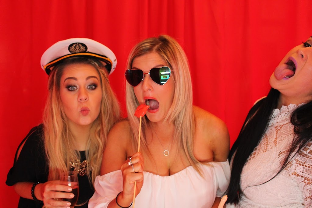 Stylish Photo booths | 6 Rawlinna Heights, Ballajura WA 6066, Australia | Phone: 0406 838 234