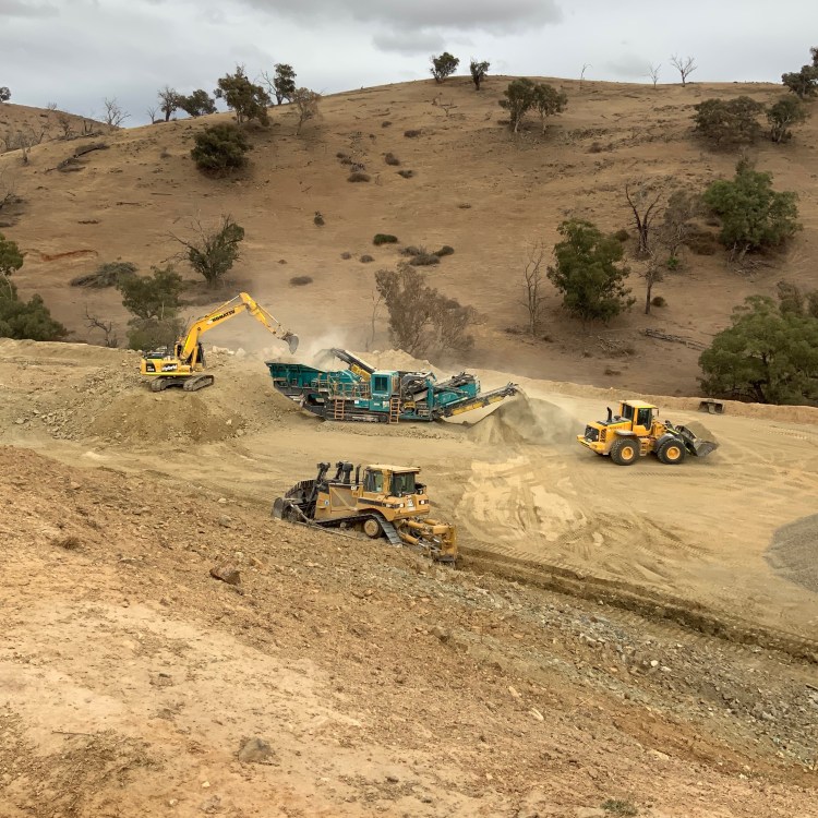 Divalls Earthmoving | general contractor | 17090 Hume Hwy, Goulburn NSW 2580, Australia | 0248298200 OR +61 2 4829 8200
