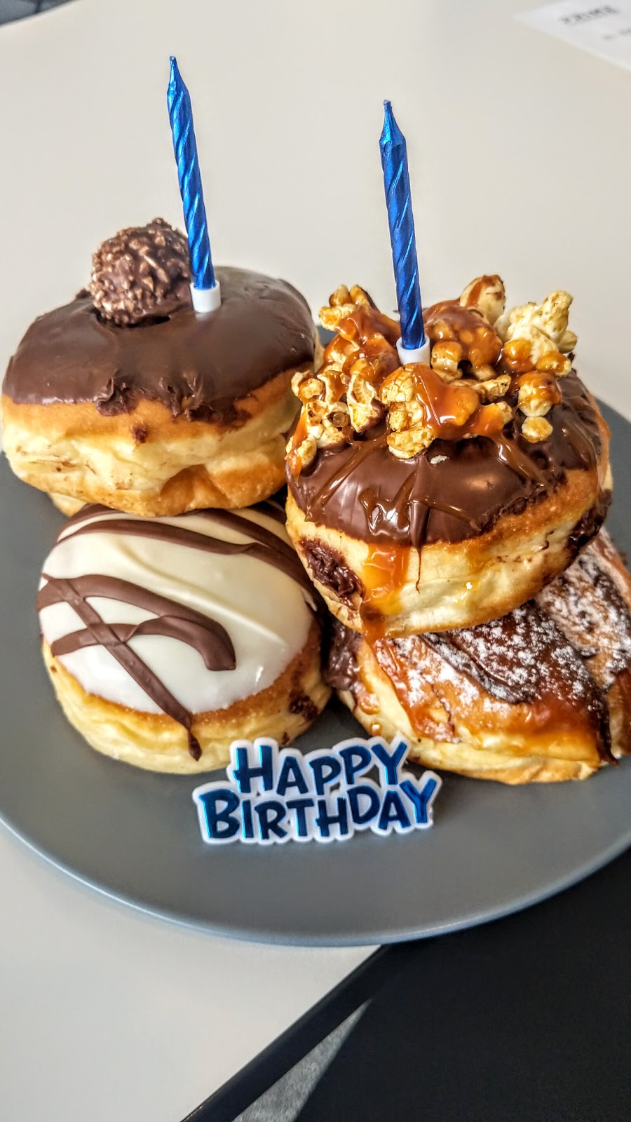Daniels Donuts Carnegie | bakery | Shop G6/2/20 Koornang Rd, Carnegie VIC 3163, Australia