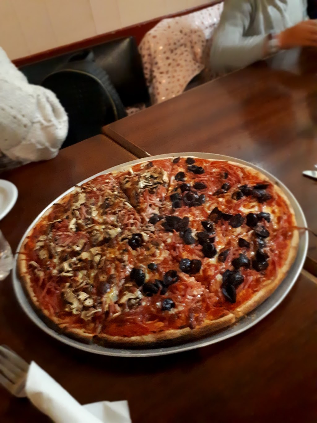 Stefanos Pizzeria | meal takeaway | 46 Wingara Ave, Keilor East VIC 3033, Australia | 0393316279 OR +61 3 9331 6279