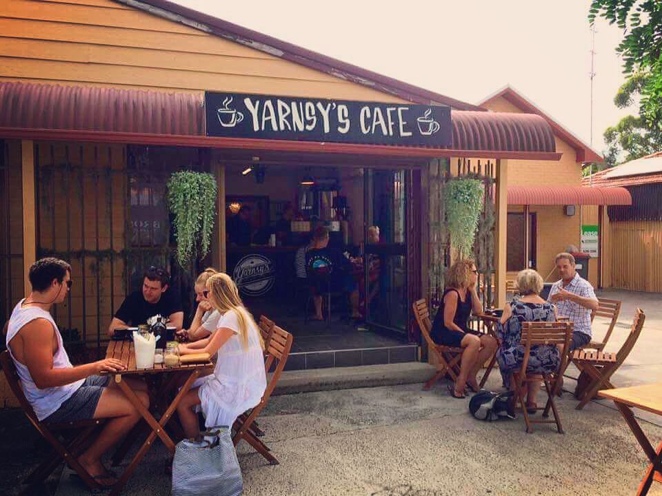 Yarnsys Cafe & Art Space | cafe | 2/81 Meadow St, Tarrawanna NSW 2518, Australia | 0417048165 OR +61 417 048 165