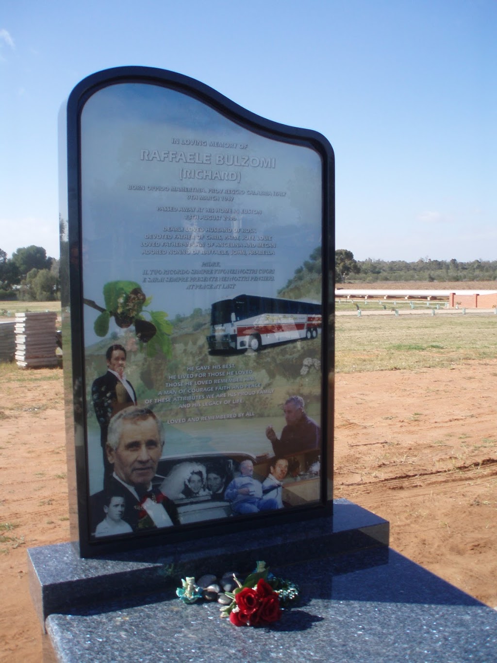 Halls Memorials | 115 Almond Ave, Mildura VIC 3500, Australia | Phone: (03) 5023 2065