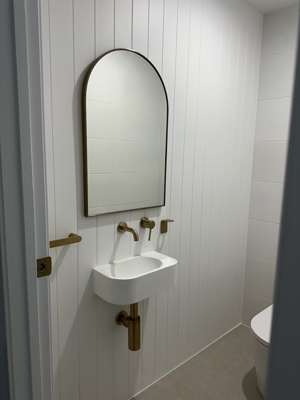 RenoBathrooms | 21 Hokitika St, Broadbeach Waters QLD 4218, Australia | Phone: 0431 744 417