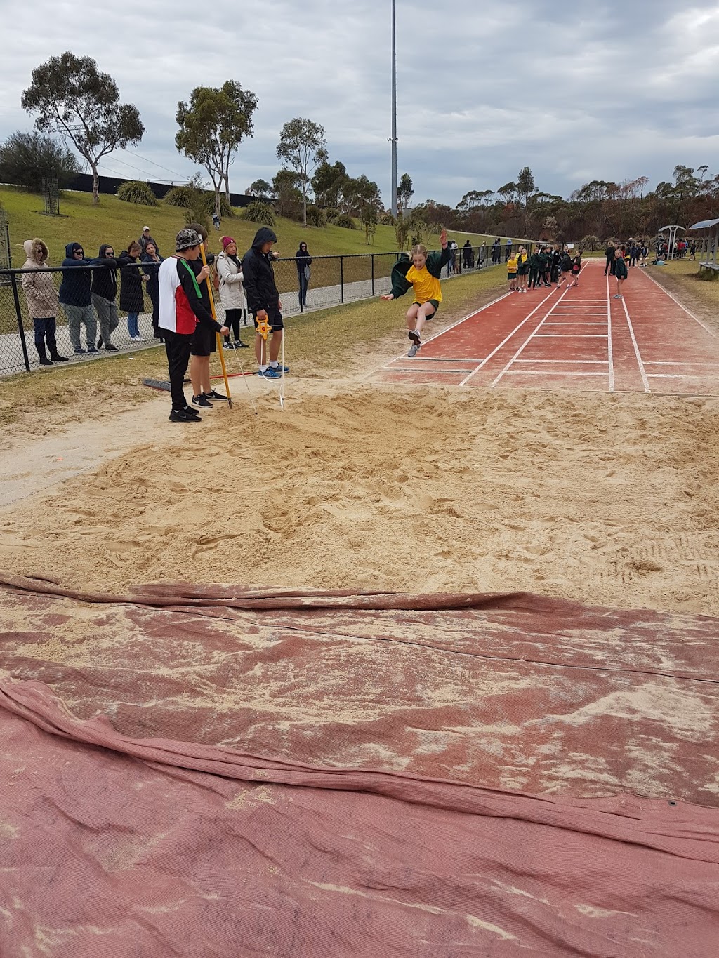 The Ridge Athletic Track | school | Recreation Dr, Barden Ridge NSW 2234, Australia