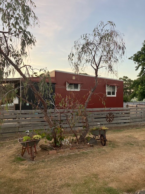 Tiny House Creswick | 69 Luttet St, Creswick VIC 3363, Australia | Phone: 0418 985 606