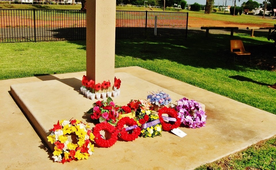 Duaringa Cenotaph | park | Duaringa QLD 4712, Australia | 1300242686 OR +61 1300 242 686