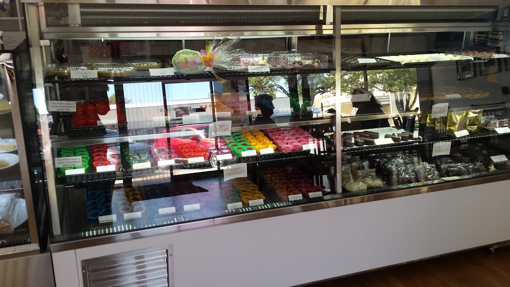 Minlaton Chocolaterie | bakery | 38 Main St, Minlaton SA 5575, Australia | 0888532935 OR +61 8 8853 2935