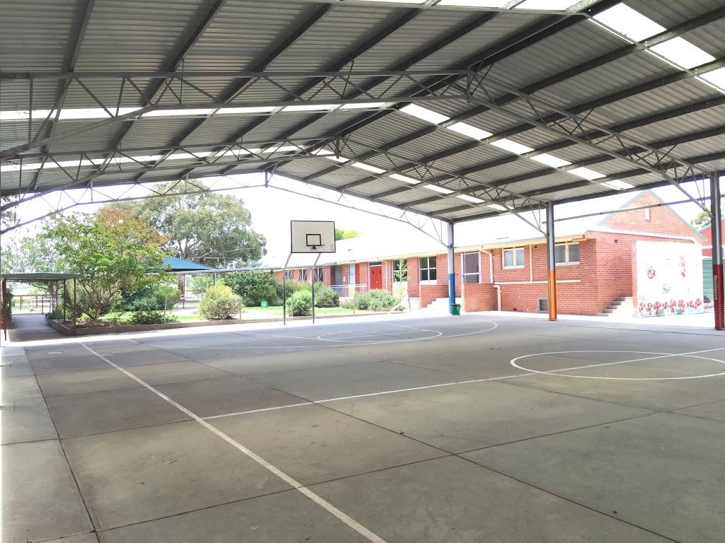 The Sir Henry Parkes Memorial PS | school | Sir Henry Parkes Primary Schoo, 75-79 Wood St, Tenterfield NSW 2372, Australia | 0267361401 OR +61 2 6736 1401
