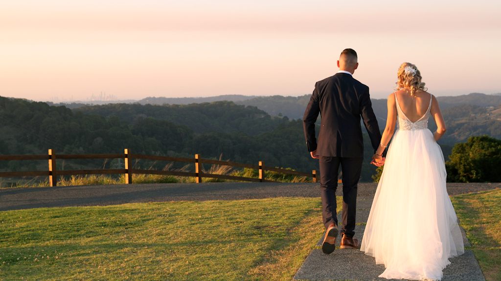 Track And Gown Photography | 9 Steves Way, Coomera QLD 4209, Australia | Phone: 0412 261 534