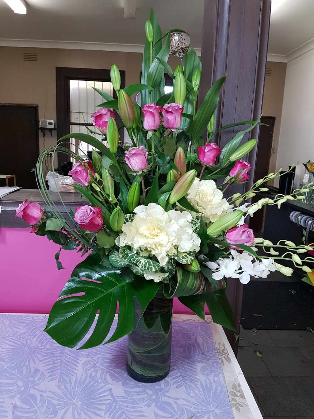 Pauline’s Flowers | 13 Borrack Square, Altona North VIC 3025, Australia | Phone: (03) 9391 8427