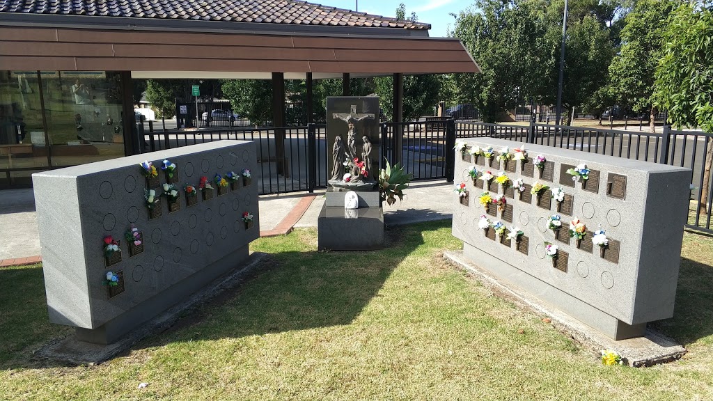 St Pauls Catholic Cemetery | cemetery | 251 Tongarra Rd, Albion Park NSW 2527, Australia