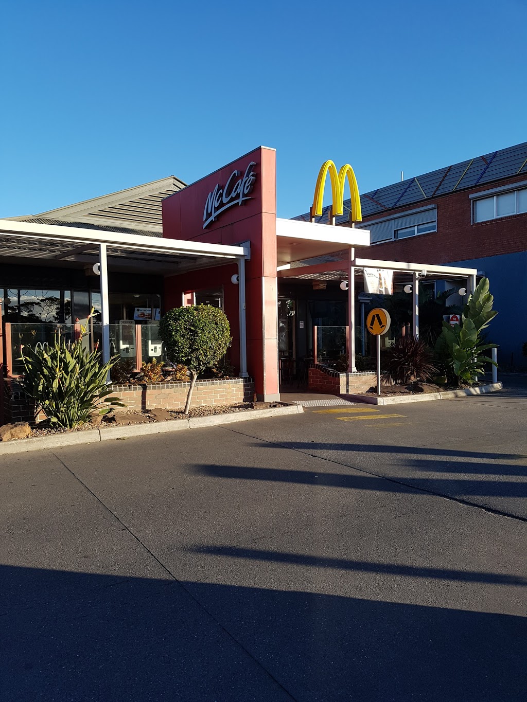 McDonalds Brunswick East | Albion St, Brunswick East VIC 3057, Australia | Phone: (03) 9386 5640