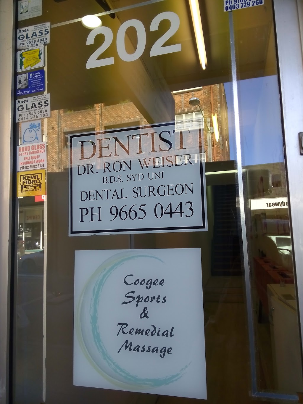 Dental Clinic | dentist | 202 Coogee Bay Rd, Coogee NSW 2034, Australia | 0296650443 OR +61 2 9665 0443