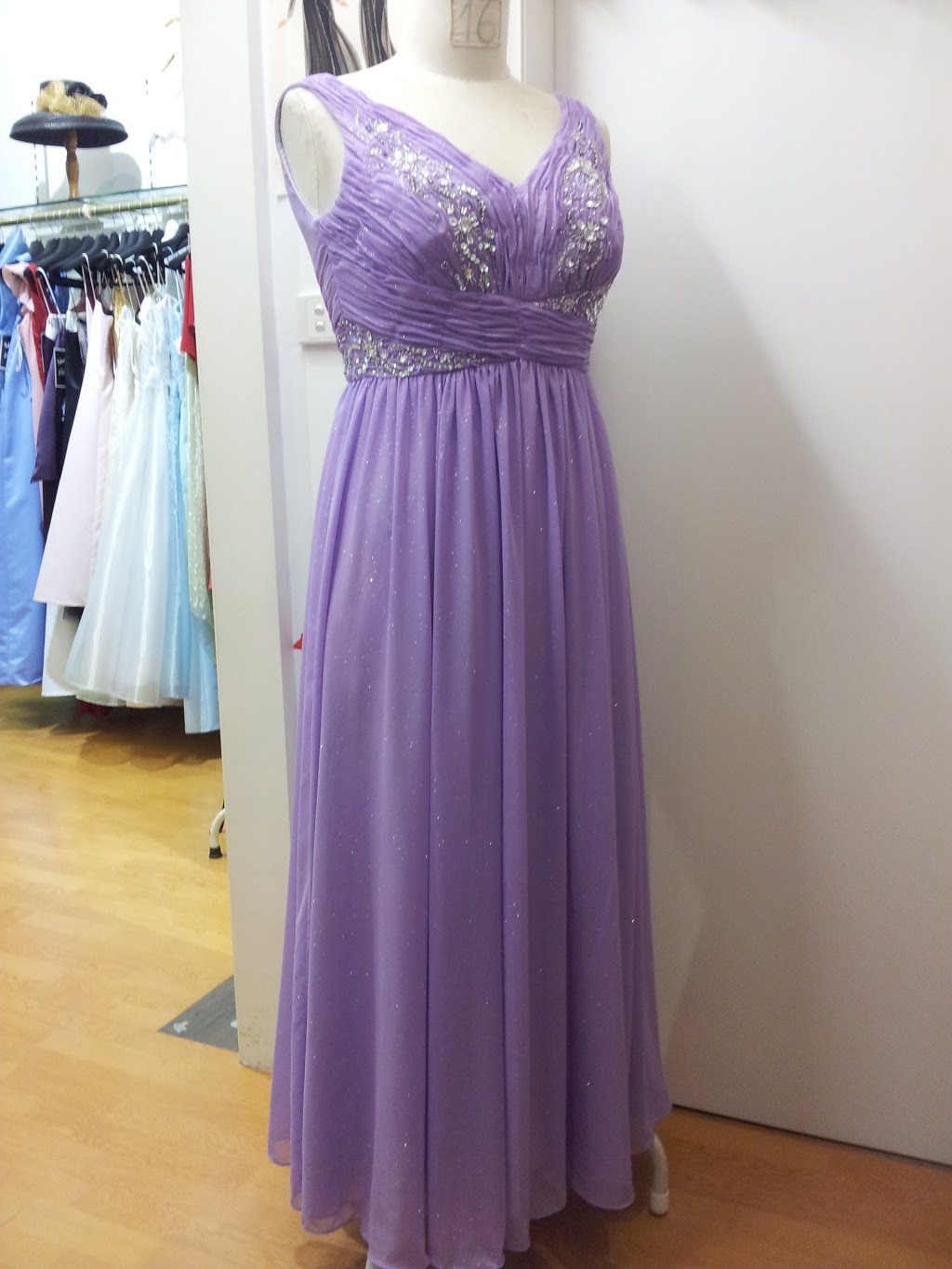 dressmaker48 | 48/495 Burwood Hwy, Vermont South VIC 3133, Australia | Phone: 0403 301 819