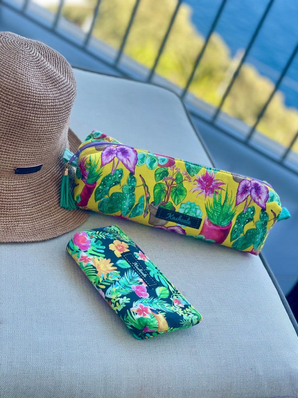 Kashzale Handmade Cosmetic Bags | 6 Bendanelle Ct, Garfield VIC 3814, Australia | Phone: 0415 620 249