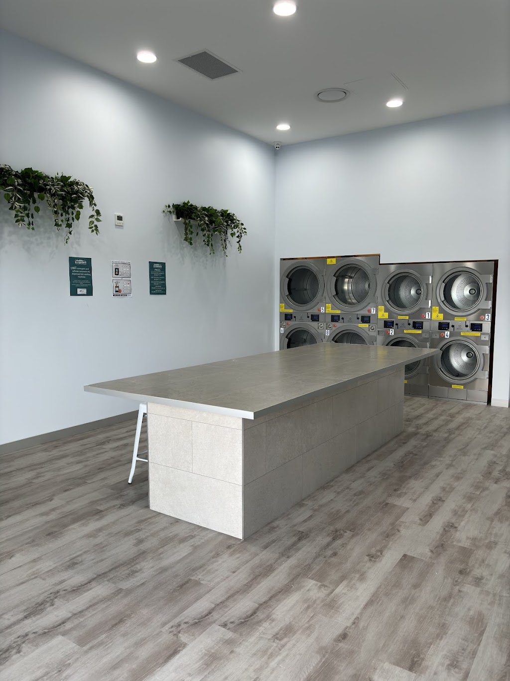 Bubble & Squeak Laundromat Yarrabilba | 280 Yarrabilba Dr, Yarrabilba QLD 4207, Australia | Phone: 0474 133 535