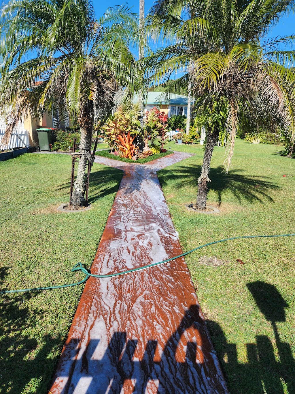 J&F pressure cleaning & softwashing | Blackbutt Ave, Sandy Beach NSW 2456, Australia | Phone: 0434 522 797