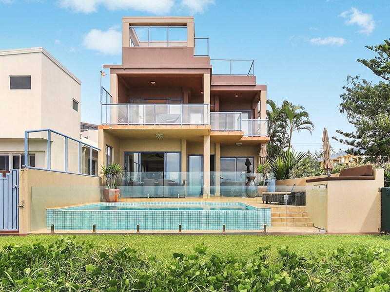 Tony V Real Estate | 25 Dudley St, Mermaid Beach QLD 4218, Australia | Phone: 0418 202 858