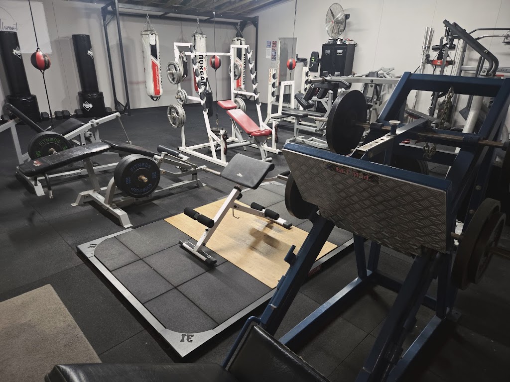 Cut Throat Boxing and Fitness | 6 Oakleaf Pl, Millingandi NSW 2549, Australia | Phone: 0487 765 034