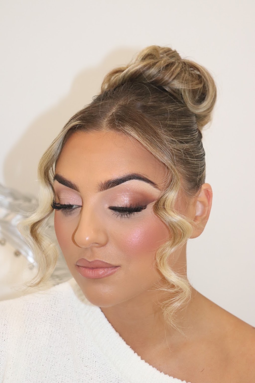 Taylor Solevski Makeup & hair | 48 Roy Sheargold Ave, Wongawilli NSW 2530, Australia | Phone: 0421 660 724