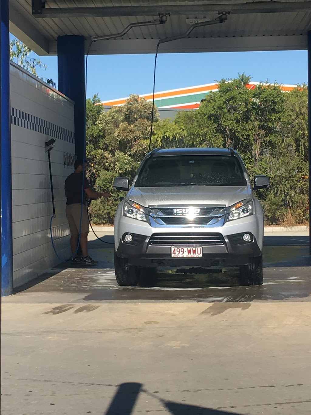 Winston Glades Car and Dog Wash | 6 Astral Ct, Flinders View QLD 4305, Australia | Phone: (07) 3294 1767