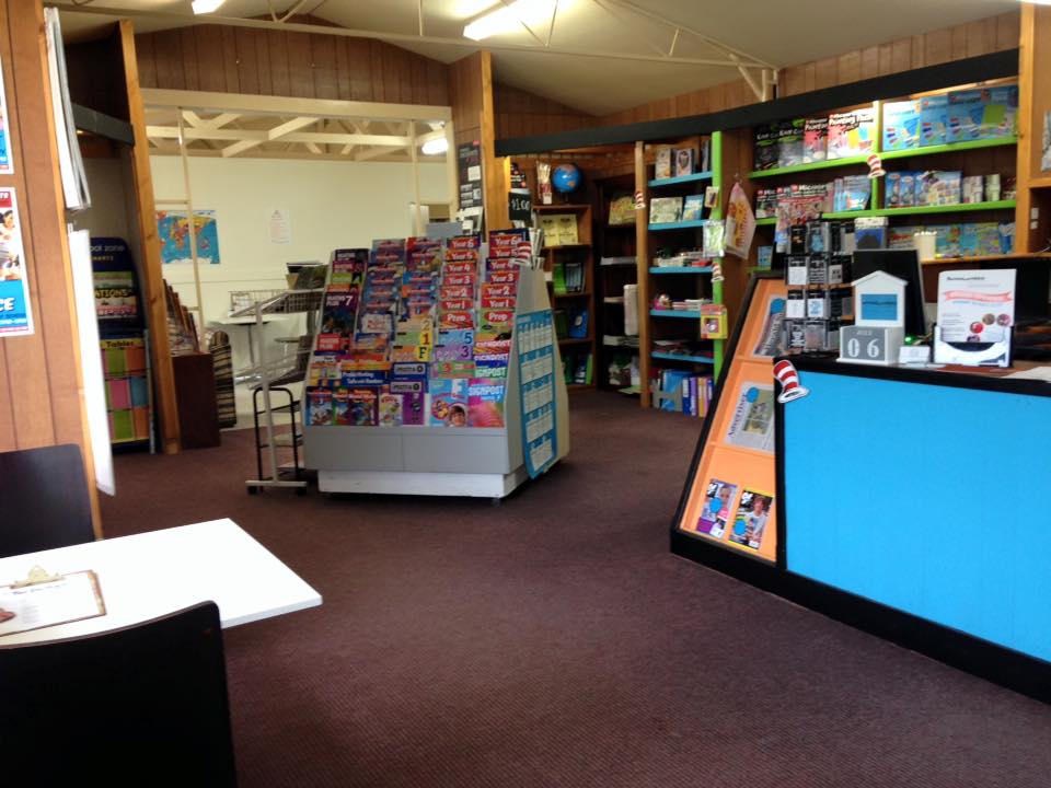 Schoolworks Supplies | book store | 147 Macleod St, Bairnsdale VIC 3875, Australia | 0351524086 OR +61 3 5152 4086
