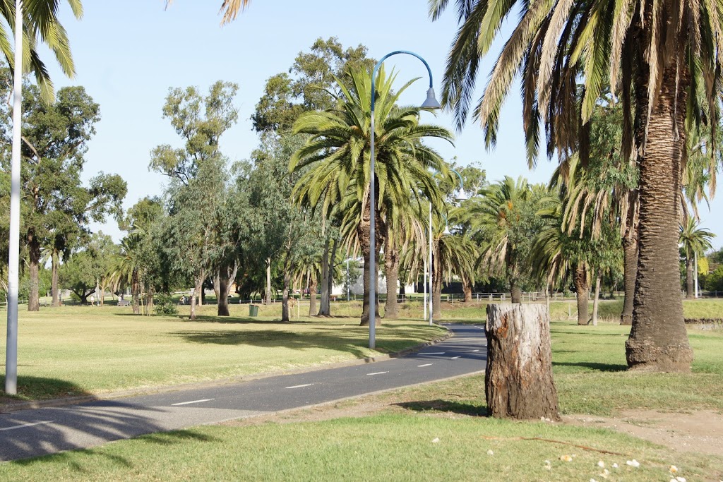 Riverside Park | park | The Blvd, Essendon West VIC 3040, Australia | 0392438888 OR +61 3 9243 8888