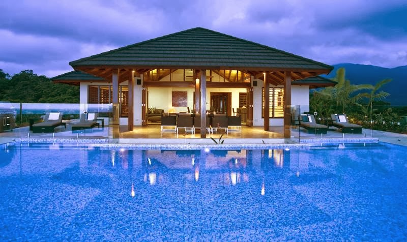 Tropical Havens Luxury holiday homes | 17 Theresa Cl, Cairns City QLD 4868, Australia | Phone: 0439 679 132