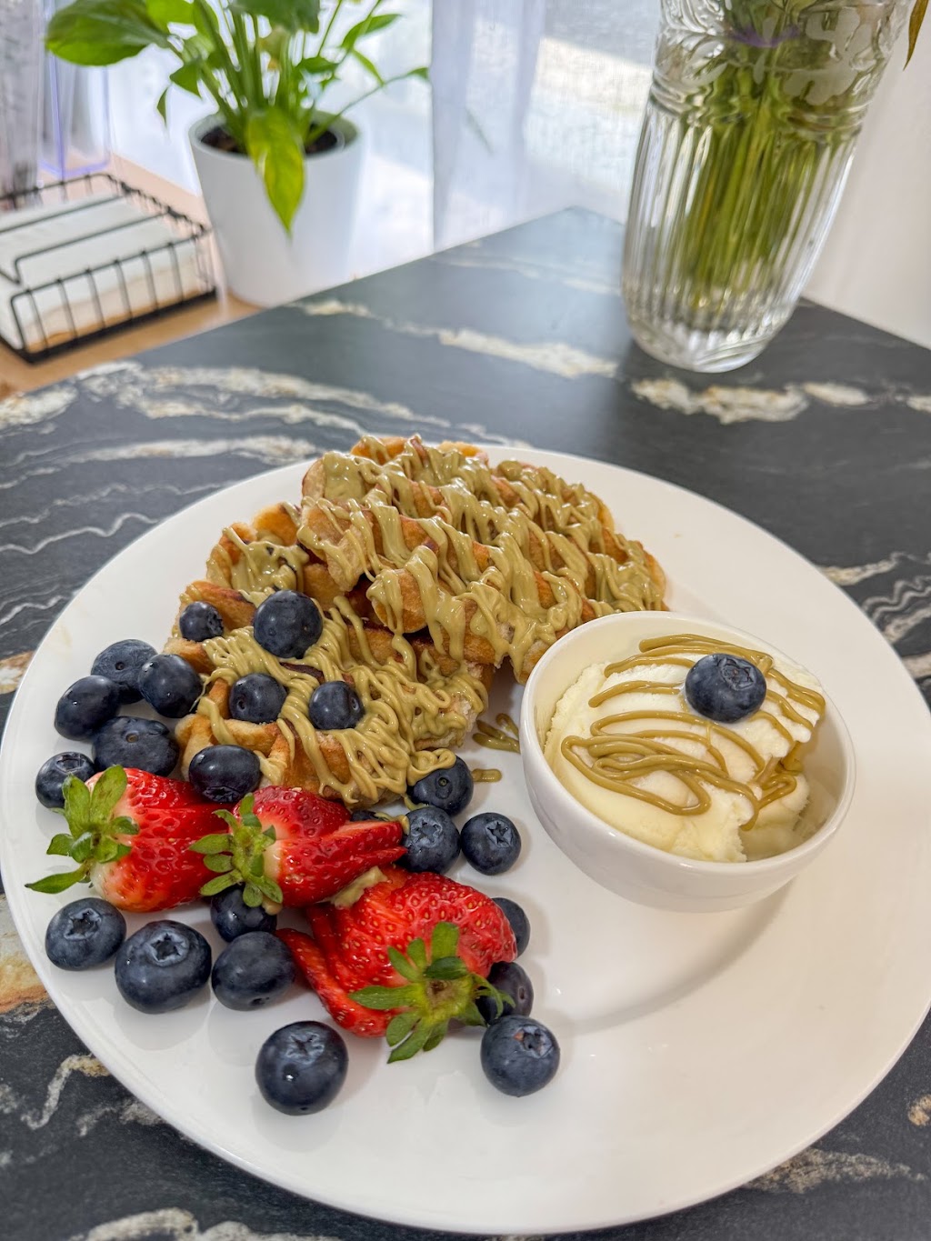 Shamrock Cafe Greenethorpe | 2 Collon St, Greenethorpe NSW 2809, Australia | Phone: 0401 931 606