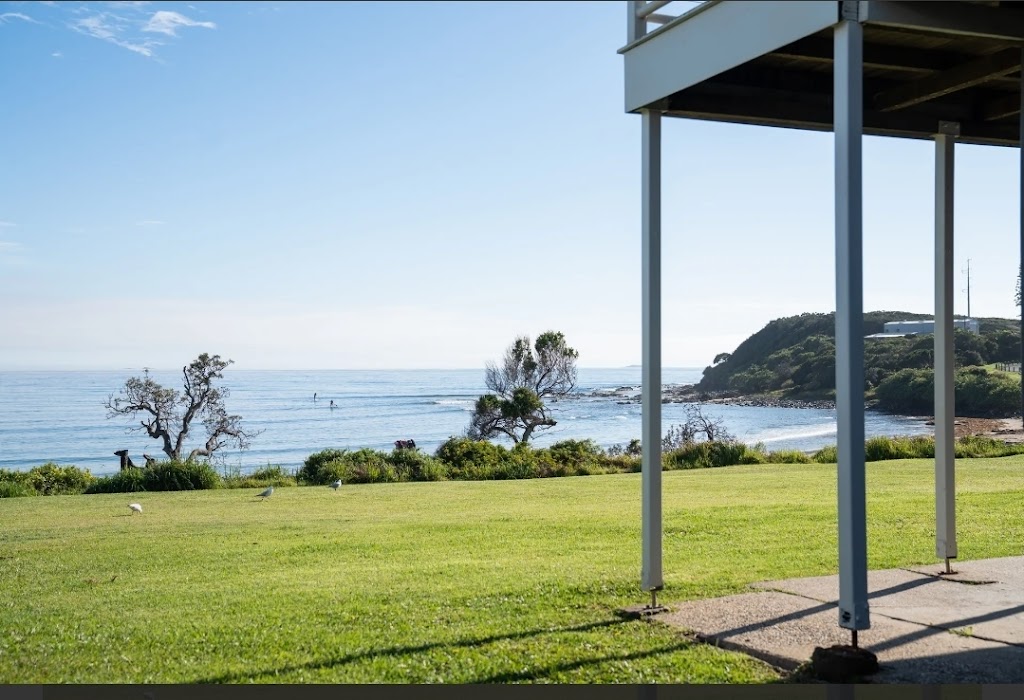Jim and Dots Beachfront Escape | 4 First Ave, Arrawarra Headland NSW 2456, Australia | Phone: (02) 6654 1148