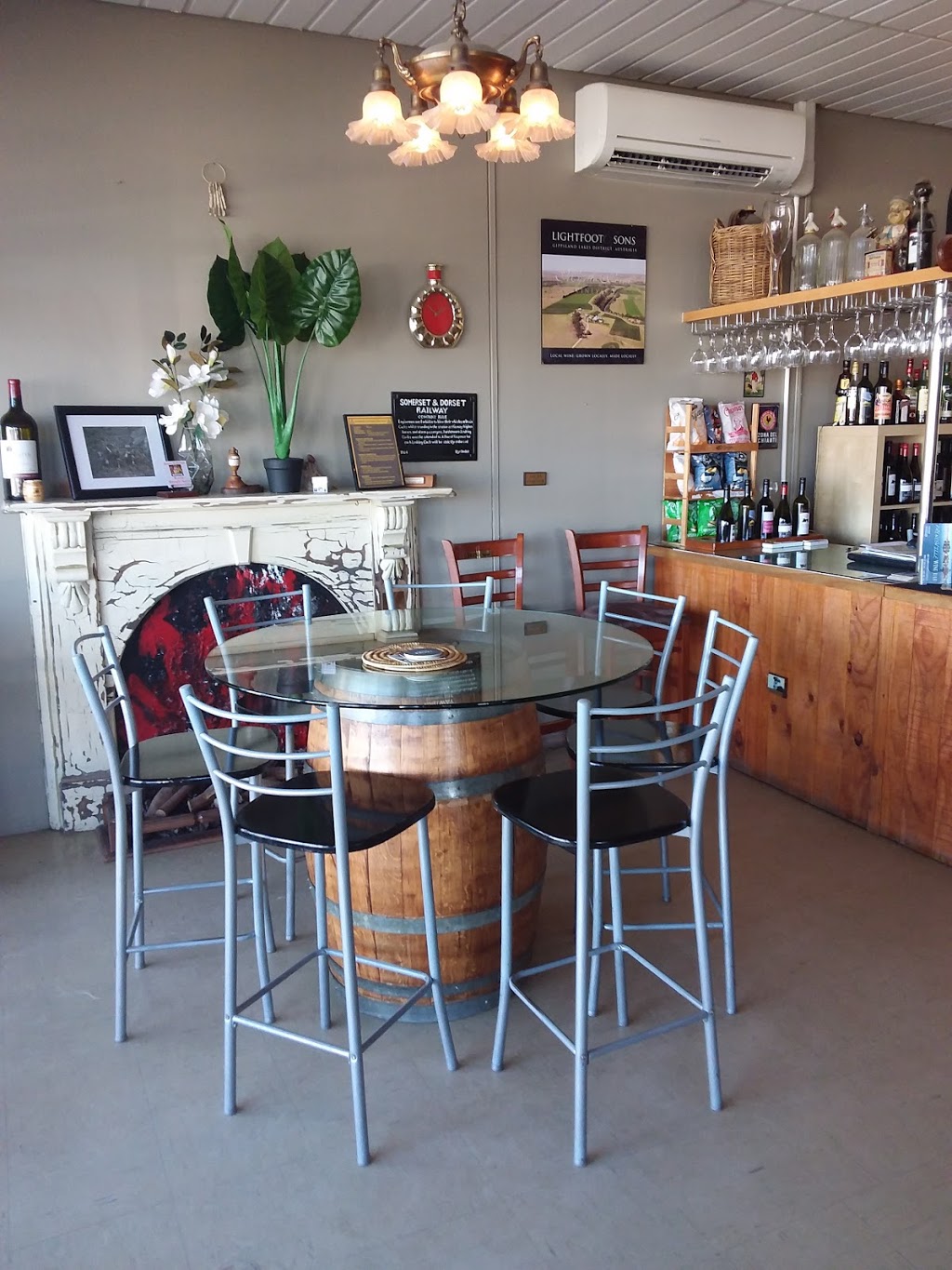 Paynesville Wine Bar | bar | 85a Esplanade, Paynesville VIC 3880, Australia | 0351561395 OR +61 3 5156 1395