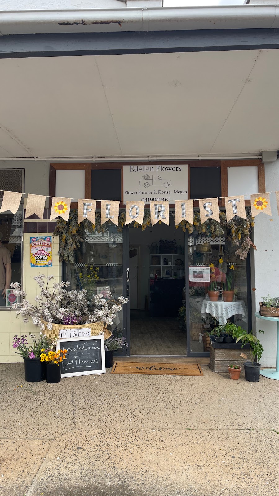 Edellen Flowers | 49 Gaskill St, Canowindra NSW 2804, Australia | Phone: 0419 847 461