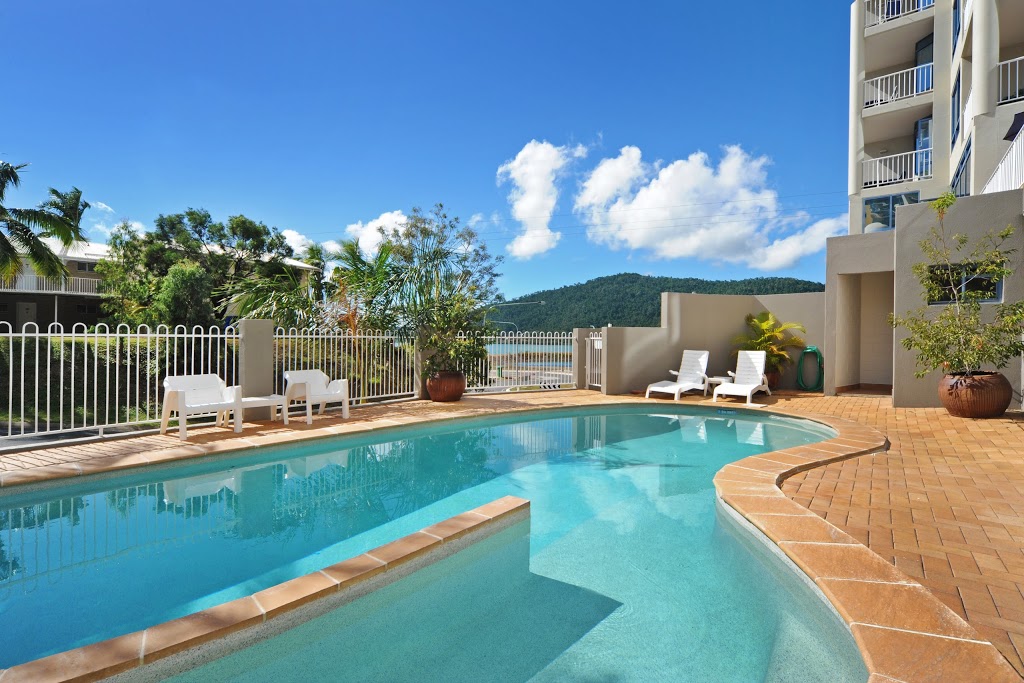 Whitsunday Vista Resort | 1 Hermitage Dr, Airlie Beach QLD 4802, Australia | Phone: (07) 4948 4000