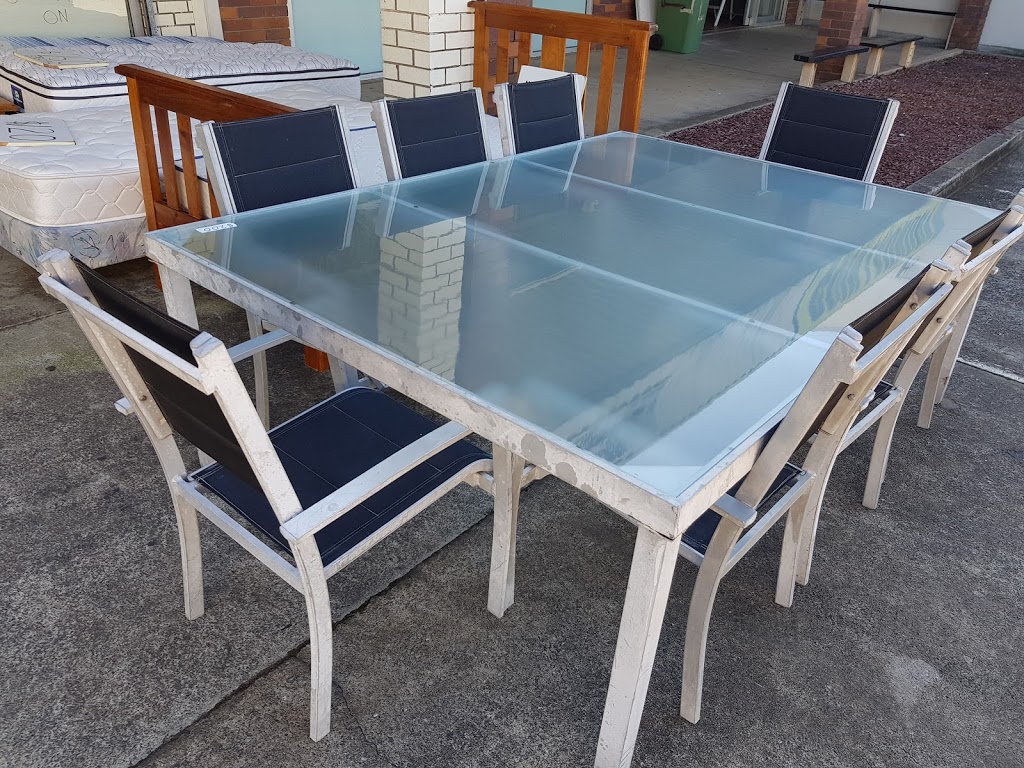 Kingston Second Hand Furniture | furniture store | 240 Jacaranda Ave, Kingston QLD 4114, Australia | 0738085066 OR +61 7 3808 5066